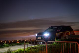 Choisir entre LED et xénon pour éclairer la route de nuit